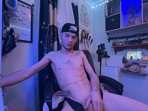 Snapshot of Trystan_Spellman chatting on 03/08/26, 02:04 Trystan Spellman online show from 03/08/26, 02:04