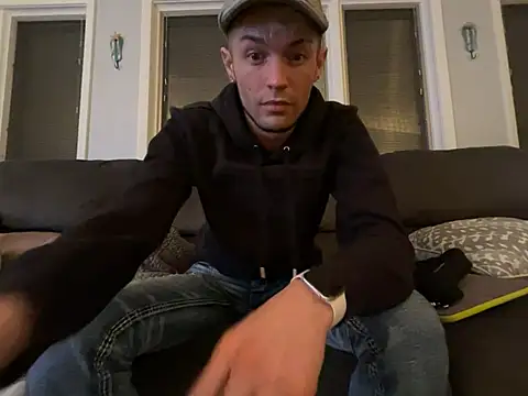 Snapshot of Trystan_Spellman chatting on 04/05/26, 06:43 Trystan Spellman online show from 04/05/26, 06:43