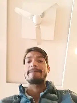 Snapshot of Tarun_0026 chatting on 12/17/25, 06:08 Tarun 0026 online show from 12/17/25, 06:08