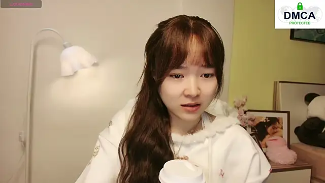 Snapshot of Chenjing0 chatting on 02/15/25, 08:22 Chenjing0 online show from 02/15/25, 08:22