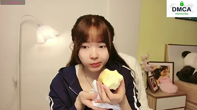 Snapshot of Chenjing0 chatting on 02/16/25, 04:42 Chenjing0 online show from 02/16/25, 04:42