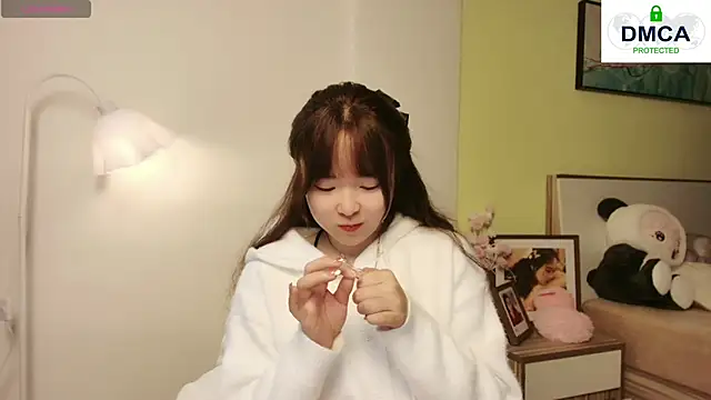 Snapshot of Chenjing0 chatting on 02/20/25, 08:17 Chenjing0 online show from 02/20/25, 08:17