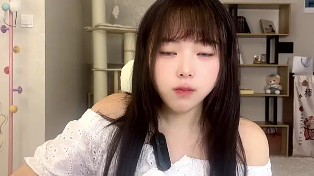 Snapshot of Chenjing0 chatting on 10/15/25, 02:55 Chenjing0 online show from 10/15/25, 02:55