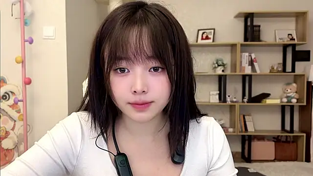 Snapshot of Chenjing0 chatting on 10/25/25, 02:41 Chenjing0 online show from 10/25/25, 02:41
