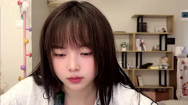 Snapshot of Chenjing0 chatting on 10/27/25, 03:21 Chenjing0 online show from 10/27/25, 03:21