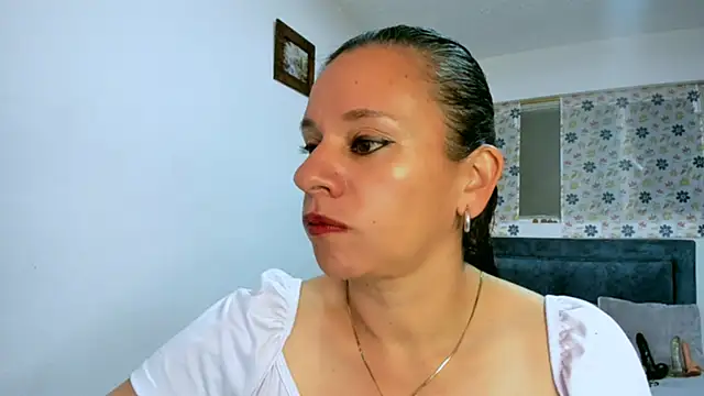 Snapshot of sofi_saliva2511 chatting on 09/14/25, 05:23 sofi saliva2511 online show from 09/14/25, 05:23