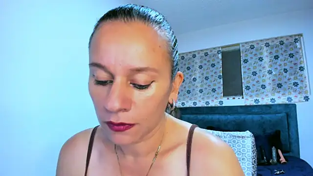 Snapshot of sofi_saliva2511 chatting on 10/27/25, 07:29 sofi saliva2511 online show from 10/27/25, 07:29