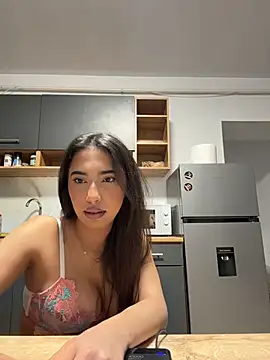 Snapshot of miaceleste chatting on 11/01/25, 06:32 miaceleste online show from 11/01/25, 06:32