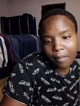 Snapshot of KMbesxxx chatting on 12/04/25, 07:55 KMbesxxx online show from 12/04/25, 07:55