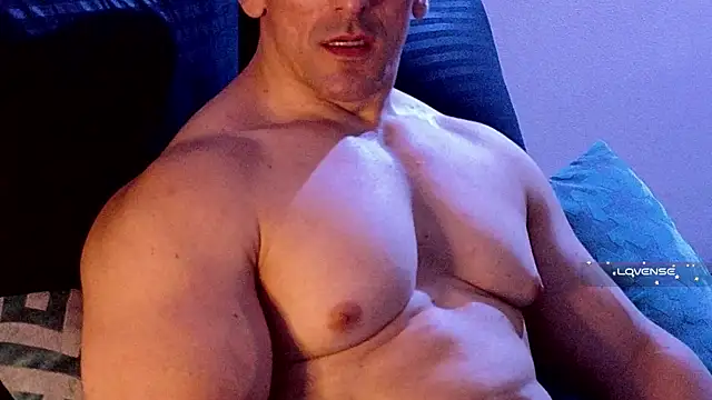 Snapshot of life_warrior chatting on 12/29/24, 05:01 life warrior online show from 12/29/24, 05:01