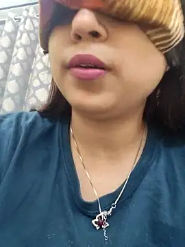 shreya1765 online show from 11/11/25, 11:32