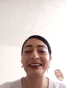 Snapshot of BELLA--26 chatting on 01/19/25, 02:38 BELLA--26 online show from 01/19/25, 02:38