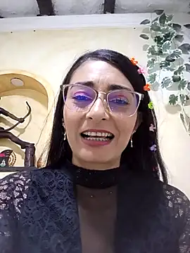 Snapshot of BELLA--26 chatting on 02/20/25, 11:21 BELLA--26 online show from 02/20/25, 11:21