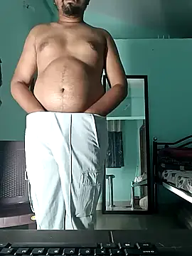 Snapshot of Desi_Heat chatting on 01/04/25, 02:25 Desi Heat online show from 01/04/25, 02:25