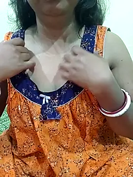 Snapshot of _MilkyBar chatting on 12/14/25, 02:39 MilkyBar online show from 12/14/25, 02:39