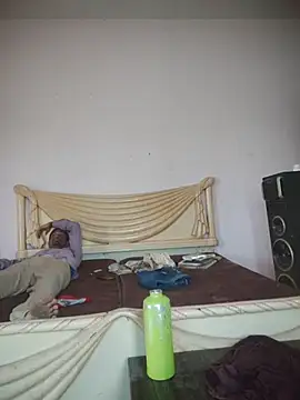 Snapshot of MAGNETICDADDY8 chatting on 09/30/25, 01:54 MAGNETICDADDY8 online show from 09/30/25, 01:54