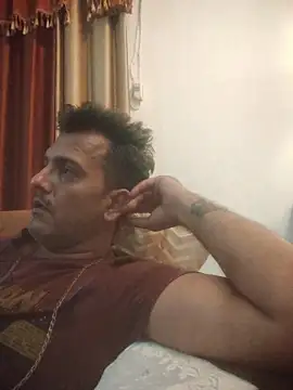 Snapshot of MAGNETICDADDY8 chatting on 10/11/25, 06:06 MAGNETICDADDY8 online show from 10/11/25, 06:06