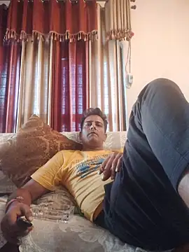 Snapshot of MAGNETICDADDY8 chatting on 10/15/25, 09:20 MAGNETICDADDY8 online show from 10/15/25, 09:20