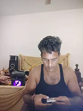 Snapshot of MAGNETICDADDY8 chatting on 10/15/25, 09:26 MAGNETICDADDY8 online show from 10/15/25, 09:26