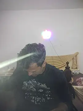 Snapshot of MAGNETICDADDY8 chatting on 10/18/25, 09:59 MAGNETICDADDY8 online show from 10/18/25, 09:59