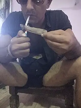 Snapshot of MAGNETICDADDY8 chatting on 10/20/25, 11:16 MAGNETICDADDY8 online show from 10/20/25, 11:16