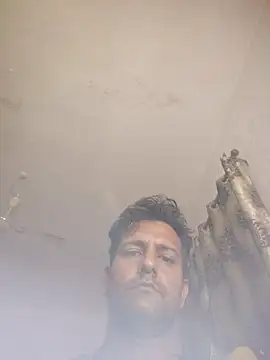 Snapshot of MAGNETICDADDY8 chatting on 10/26/25, 05:24 MAGNETICDADDY8 online show from 10/26/25, 05:24