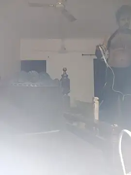 Snapshot of MAGNETICDADDY8 chatting on 10/30/25, 04:52 MAGNETICDADDY8 online show from 10/30/25, 04:52