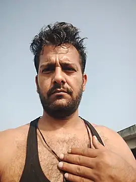 Snapshot of MAGNETICDADDY8 chatting on 11/05/25, 08:58 MAGNETICDADDY8 online show from 11/05/25, 08:58