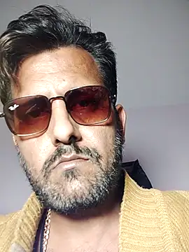 Snapshot of MAGNETICDADDY8 chatting on 11/09/25, 05:50 MAGNETICDADDY8 online show from 11/09/25, 05:50