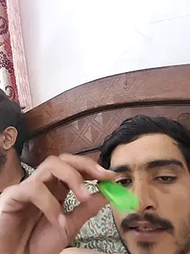 Snapshot of MAGNETICDADDY8 chatting on 11/24/25, 07:13 MAGNETICDADDY8 online show from 11/24/25, 07:13