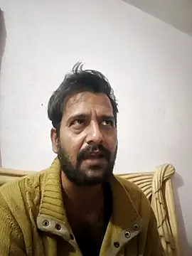 Snapshot of MAGNETICDADDY8 chatting on 11/26/25, 04:41 MAGNETICDADDY8 online show from 11/26/25, 04:41