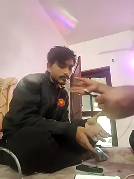 Snapshot of MAGNETICDADDY8 chatting on 11/27/25, 07:54 MAGNETICDADDY8 online show from 11/27/25, 07:54