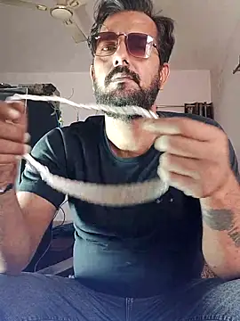 Snapshot of MAGNETICDADDY8 chatting on 12/02/25, 09:25 MAGNETICDADDY8 online show from 12/02/25, 09:25