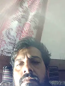 Snapshot of MAGNETICDADDY8 chatting on 12/14/25, 02:17 MAGNETICDADDY8 online show from 12/14/25, 02:17