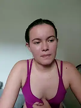 Snapshot of camillebr chatting on 01/13/25, 03:26 camillebr online show from 01/13/25, 03:26