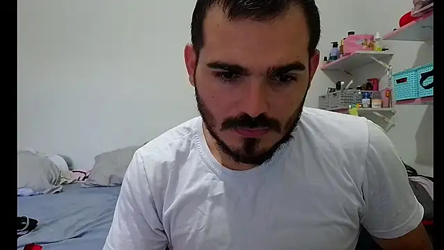 Snapshot of camillebr chatting on 01/21/25, 08:43 camillebr online show from 01/21/25, 08:43