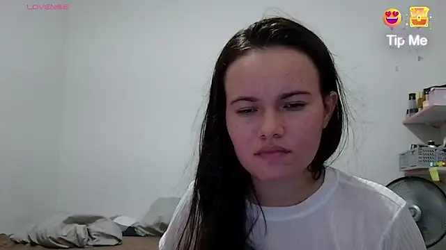 Snapshot of camillebr chatting on 01/29/25, 11:56 camillebr online show from 01/29/25, 11:56