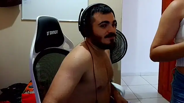 Snapshot of camillebr chatting on 02/18/25, 05:42 camillebr online show from 02/18/25, 05:42