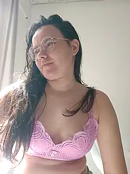 Snapshot of camillebr chatting on 11/05/25, 12:27 camillebr online show from 11/05/25, 12:27