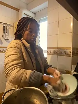 Snapshot of Alana-Castillo chatting on 02/05/25, 08:43 Alana-Castillo online show from 02/05/25, 08:43