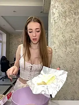 Snapshot of Evelyn_Mooree chatting on 01/06/25, 05:52 Evelyn Mooree online show from 01/06/25, 05:52