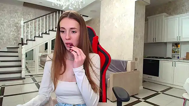 Snapshot of Evelyn_Mooree chatting on 01/13/25, 11:49 Evelyn Mooree online show from 01/13/25, 11:49