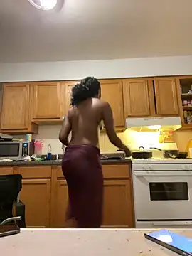 Snapshot of Yoshibaby2670 chatting on 02/03/25, 01:41 Yoshibaby2670 online show from 02/03/25, 01:41