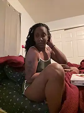 Snapshot of Yoshibaby2670 chatting on 02/11/25, 11:12 Yoshibaby2670 online show from 02/11/25, 11:12