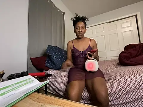 Snapshot of Yoshibaby2670 chatting on 02/28/25, 12:32 Yoshibaby2670 online show from 02/28/25, 12:32