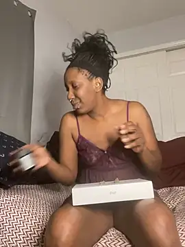 Snapshot of Yoshibaby2670 chatting on 02/28/25, 12:09 Yoshibaby2670 online show from 02/28/25, 12:09