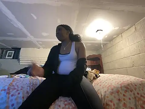 Snapshot of Yoshibaby2670 chatting on 03/01/25, 02:48 Yoshibaby2670 online show from 03/01/25, 02:48