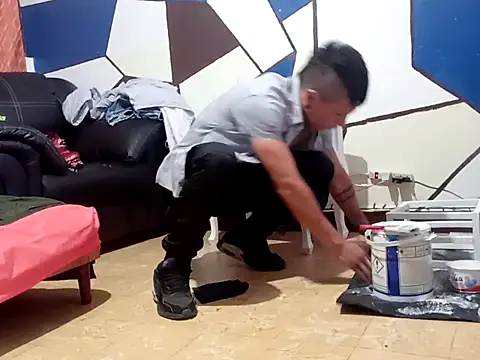 Snapshot of chispahot69_ chatting on 10/22/25, 08:47 chispahot69 online show from 10/22/25, 08:47