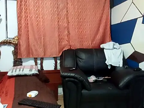 Snapshot of chispahot69_ chatting on 11/08/25, 07:08 chispahot69 online show from 11/08/25, 07:08