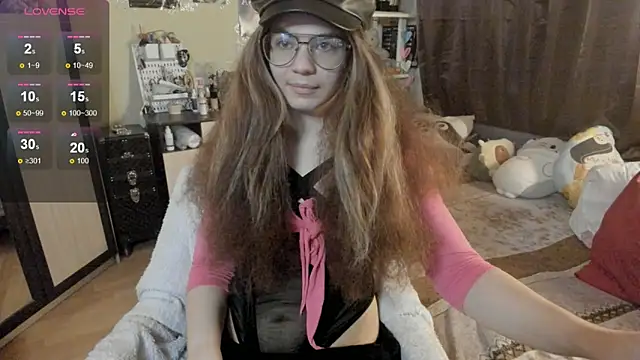 Snapshot of alexiamaleax chatting on 11/16/25, 03:45 alexiamaleax online show from 11/16/25, 03:45